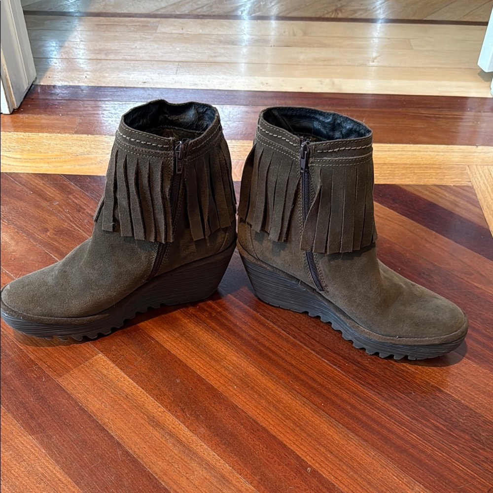 Fly London olive green suede Fringe Ankle Boots
